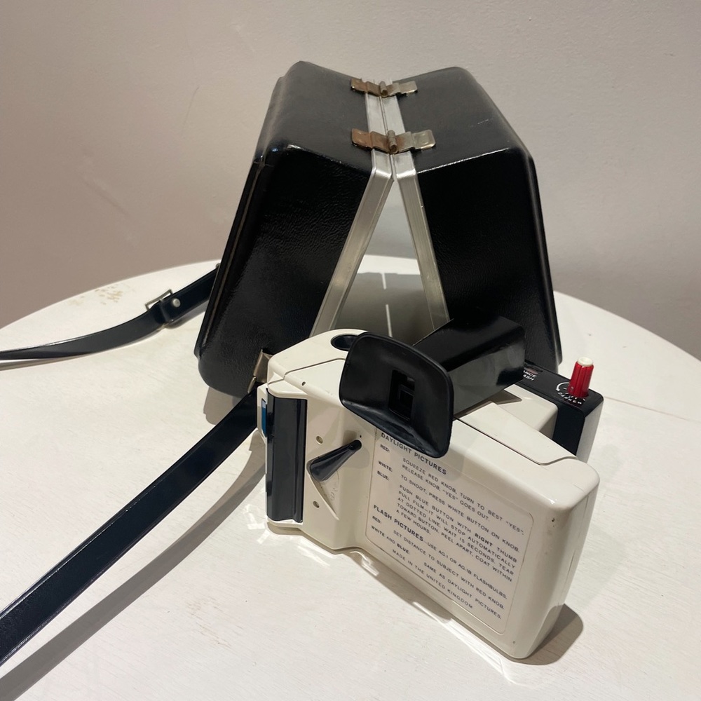 Vintage 60s Polaroid Model 20 "Swinger" Land Camera and Black Case - Picture 11 of 16